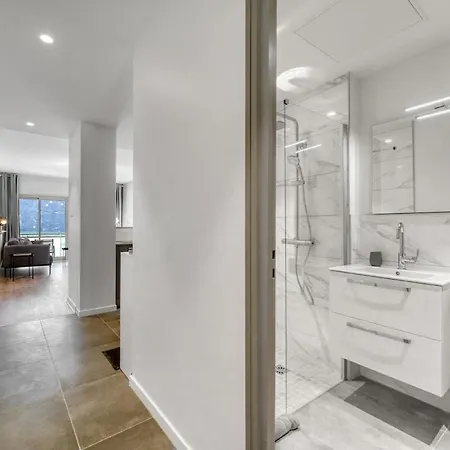 Avec Vue Panoramique Sur Le Du Bourget Apartment *